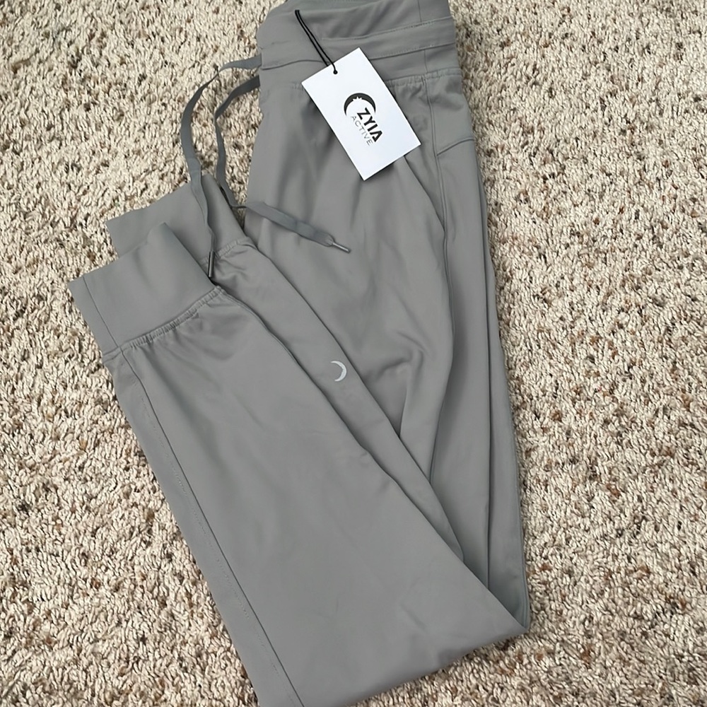 never worn brand new with tags zyia active joggers! Size medium!